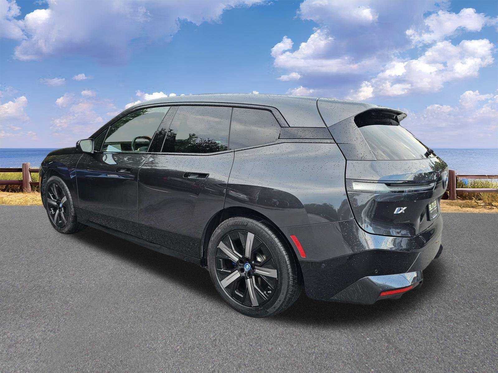 Used 2025 Dark Graphite Metallic BMW xDrive50 image 6