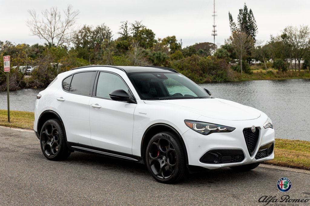 2024 Alfa Romeo Stelvio Veloce