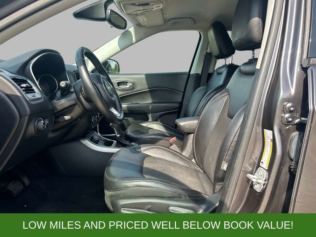 Used 2018 Gray Jeep Latitude image 15