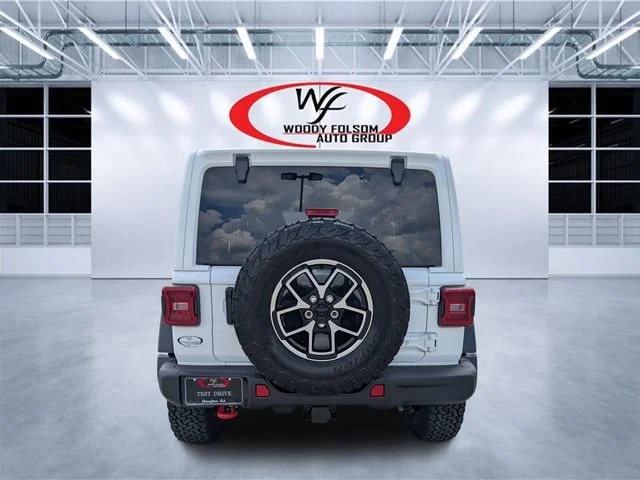 New 2026 Bright White Clear-Coat Exterior Paint Jeep Rubicon image 4