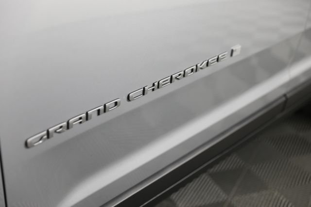 Used 2025 Silver Jeep Laredo image 29