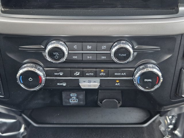 Used 2024 Black Ford  image 17