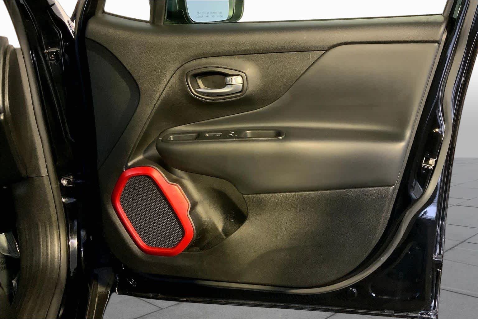 Used 2017 Black Jeep Trailhawk image 23