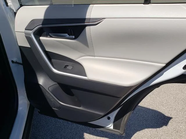 Certified Used 2023 ICE CAP Toyota  image 18