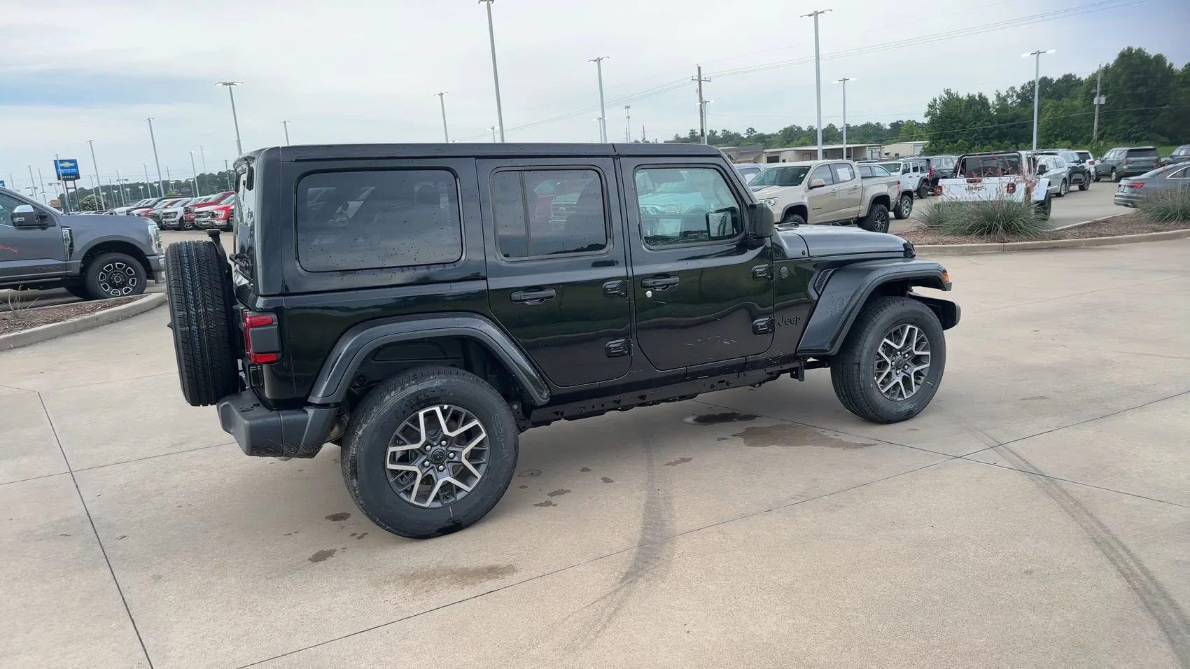 2025 Jeep Wrangler 4-Door Sahara - Photo 8