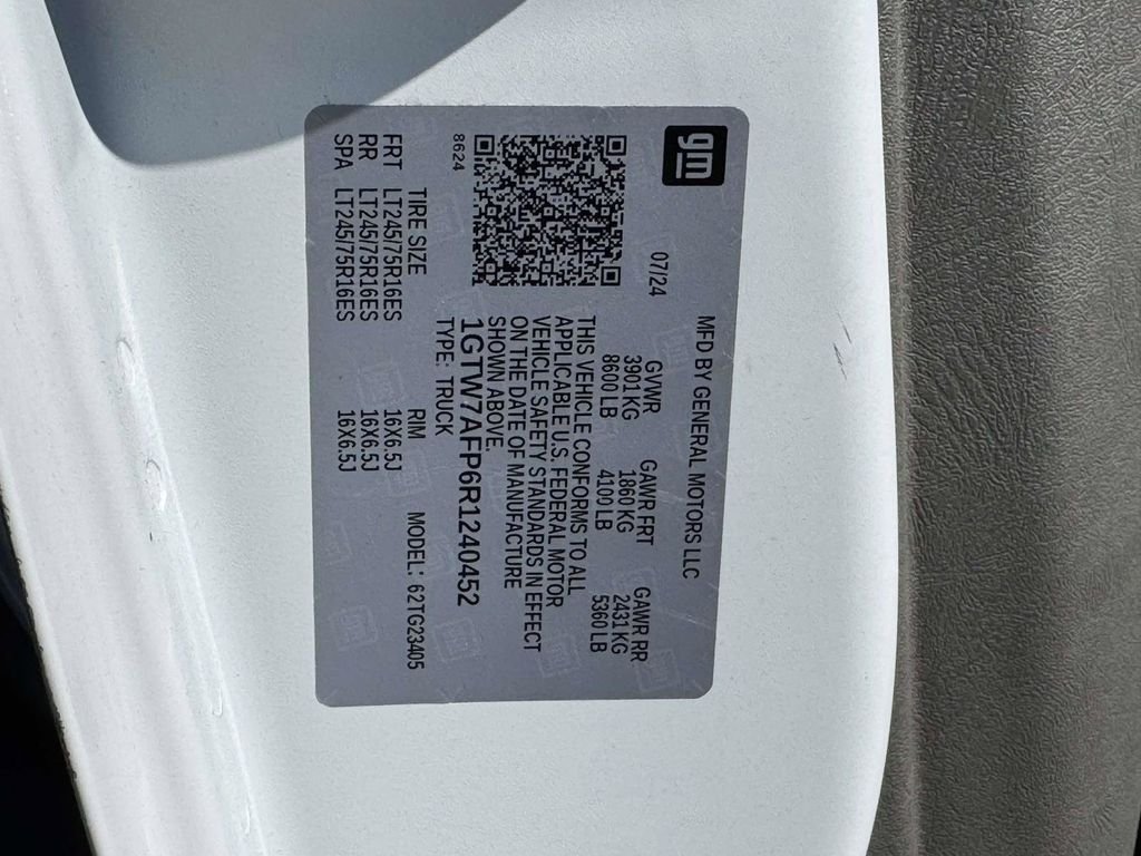 Used 2024 White GMC Work Van image 27