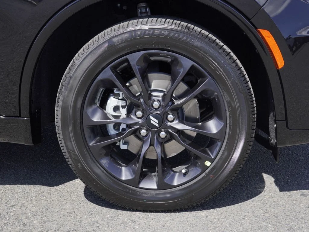 New 2026 Diamond Black Clear-Coat Exterior Paint Dodge GT image 9