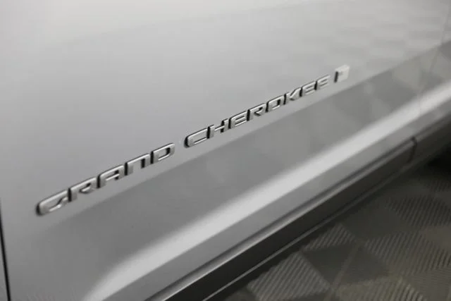 Used 2025 Silver Jeep Laredo X image 29