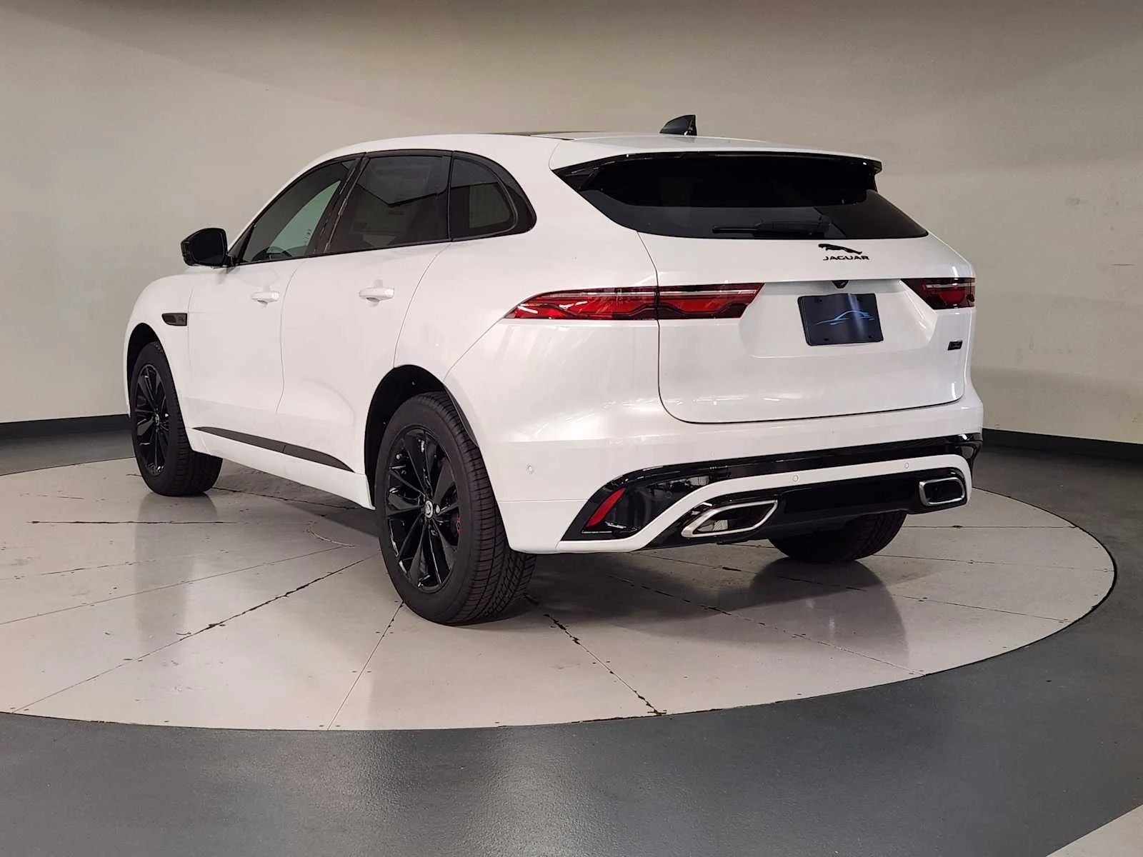 2026 Jaguar F-Pace R-Dynamic S - Photo 11