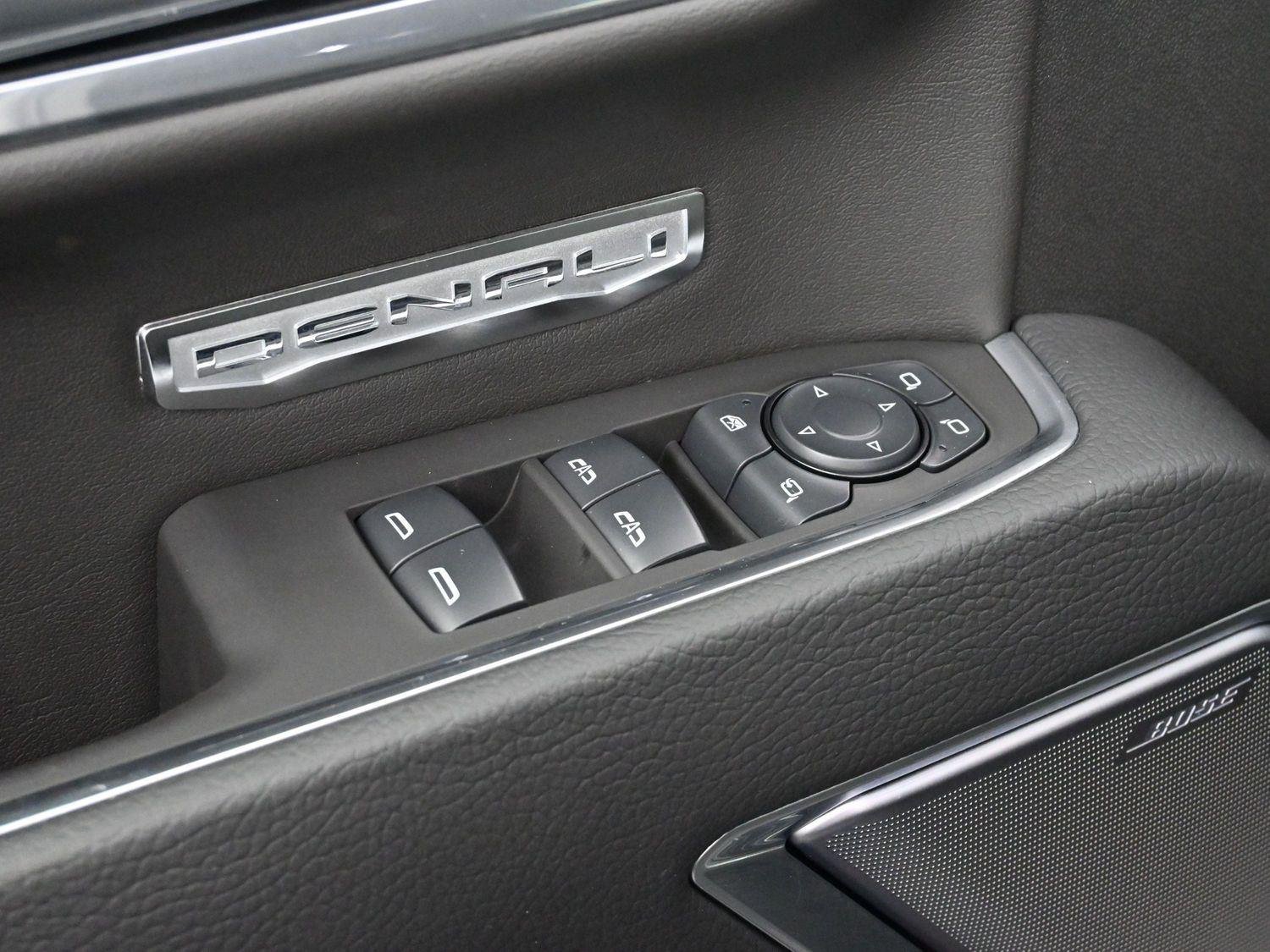 Used 2025 Onyx Black GMC Denali image 11