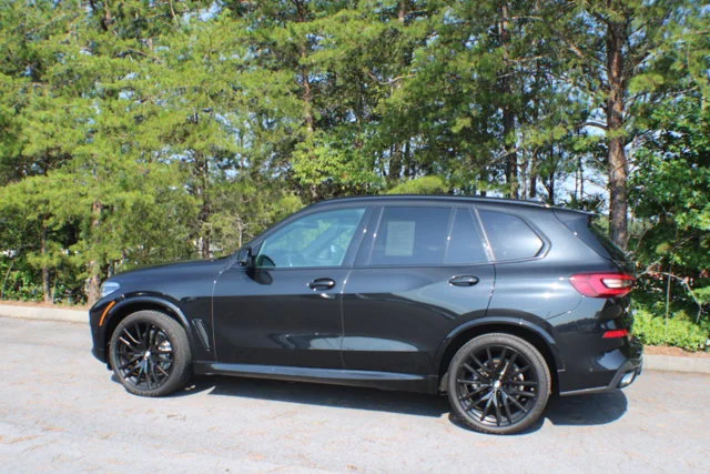 Used 2023 Black Sapphire Metallic BMW xDrive40i image 3