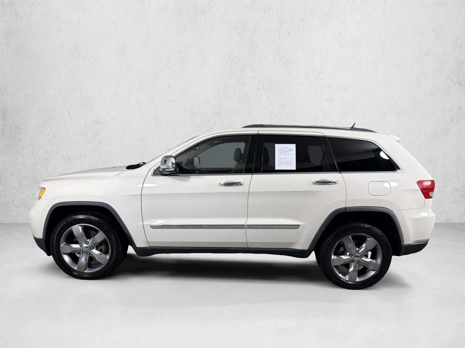 Used 2011 White Jeep Limited image 8