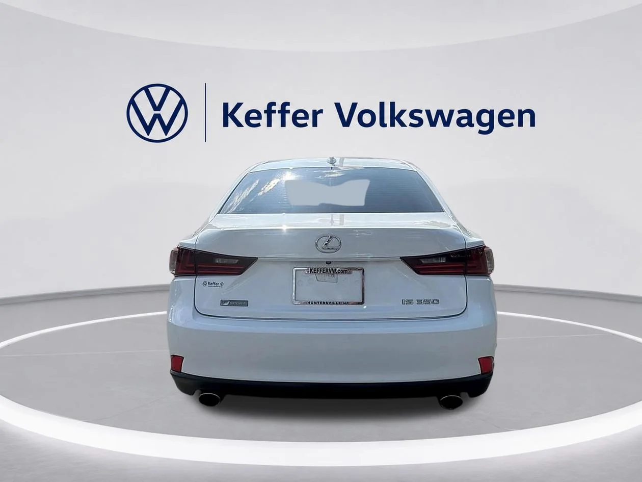 Used 2016  Lexus 350 image 4