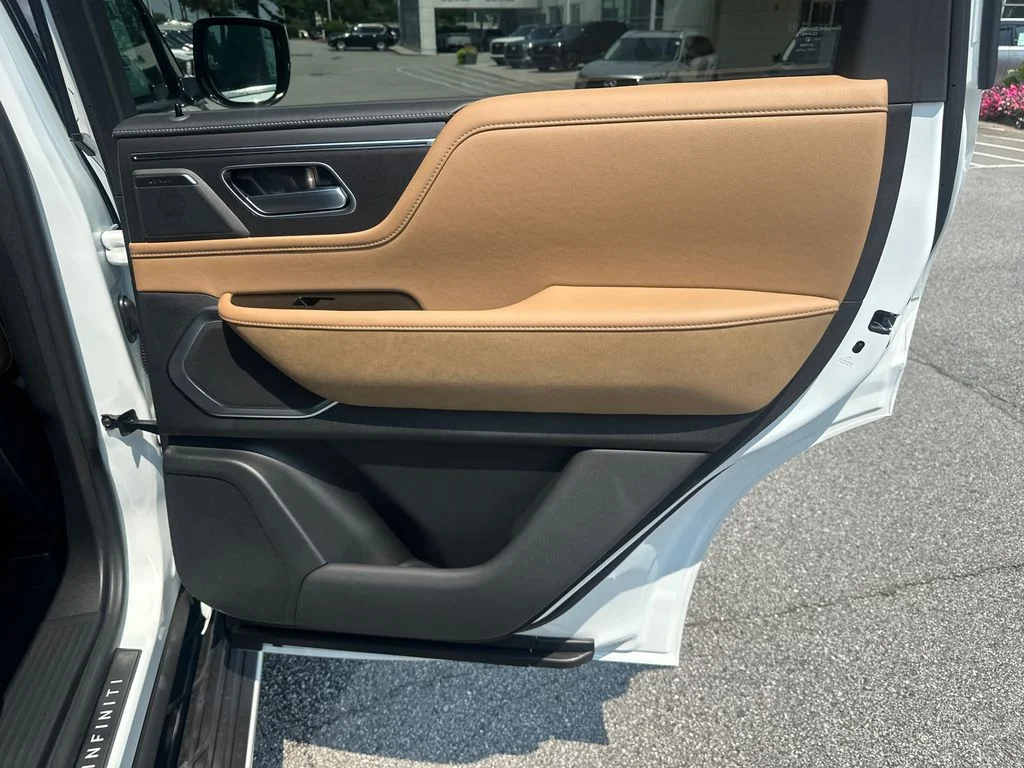 New 2027 RADIANT WHITE INFINITI Luxe 4WD image 14