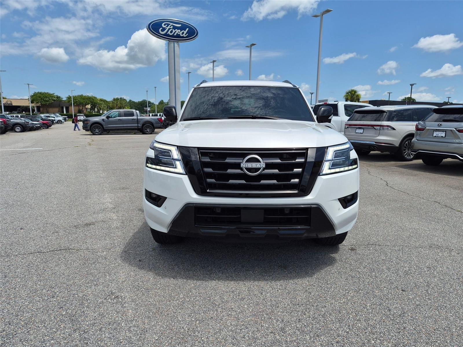 Used 2024 Aspen White Tricoat Nissan SL image 2
