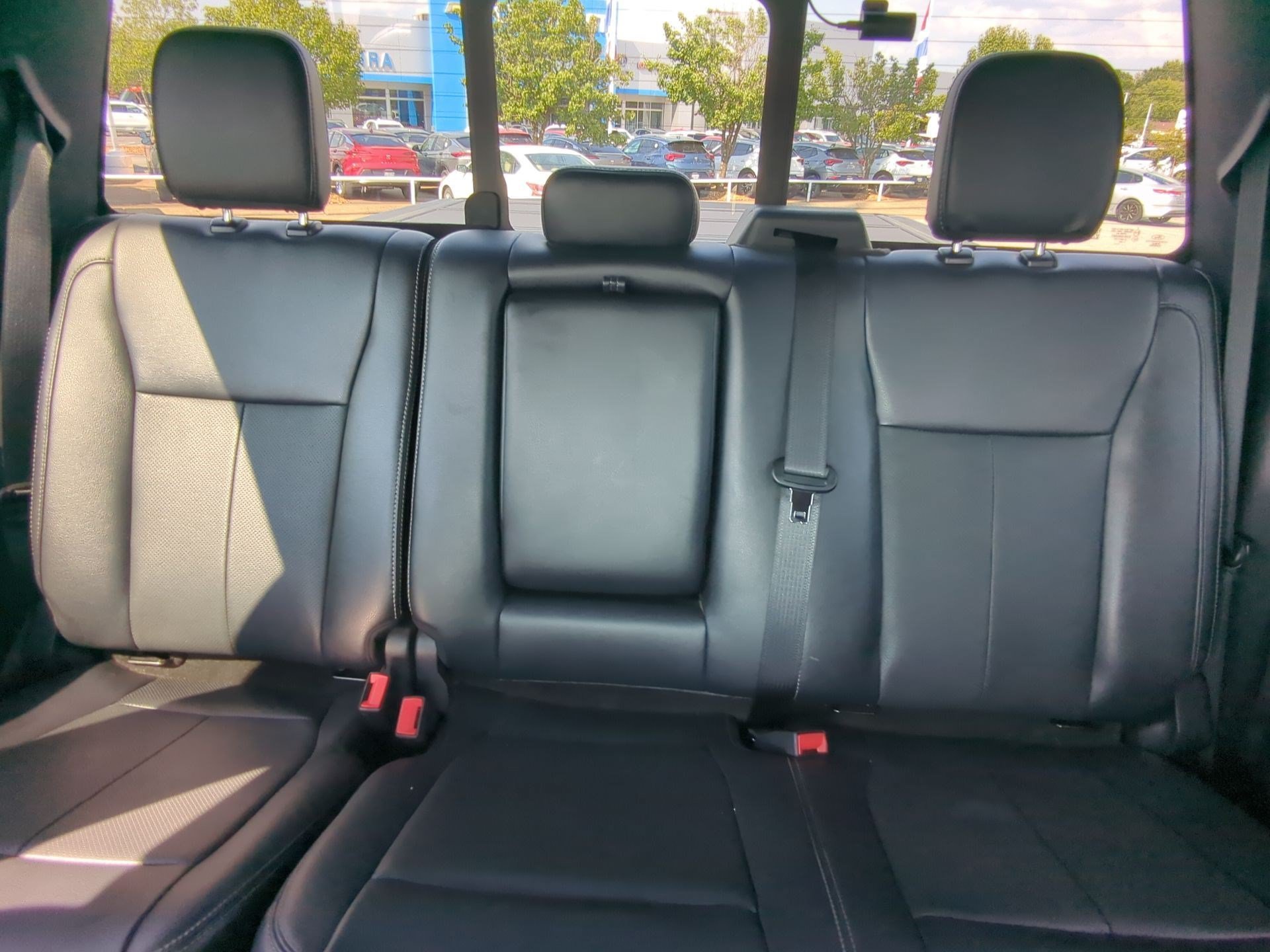 Used 2022  Ford XL image 21