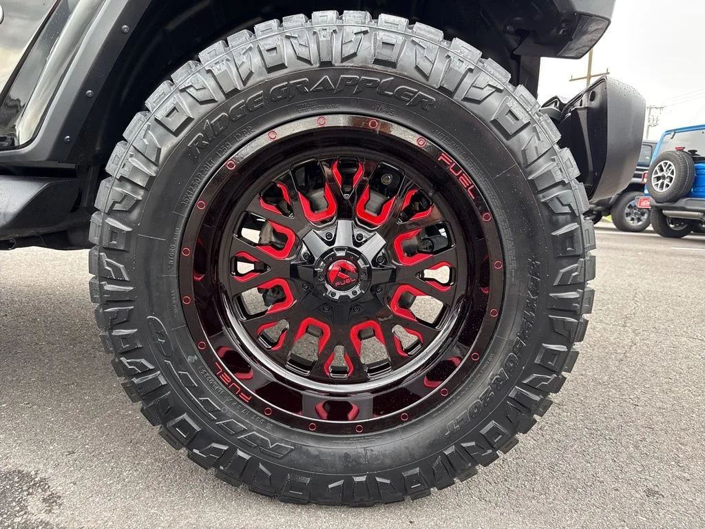 Used 2020 Black Jeep Unlimited Sahara image 10