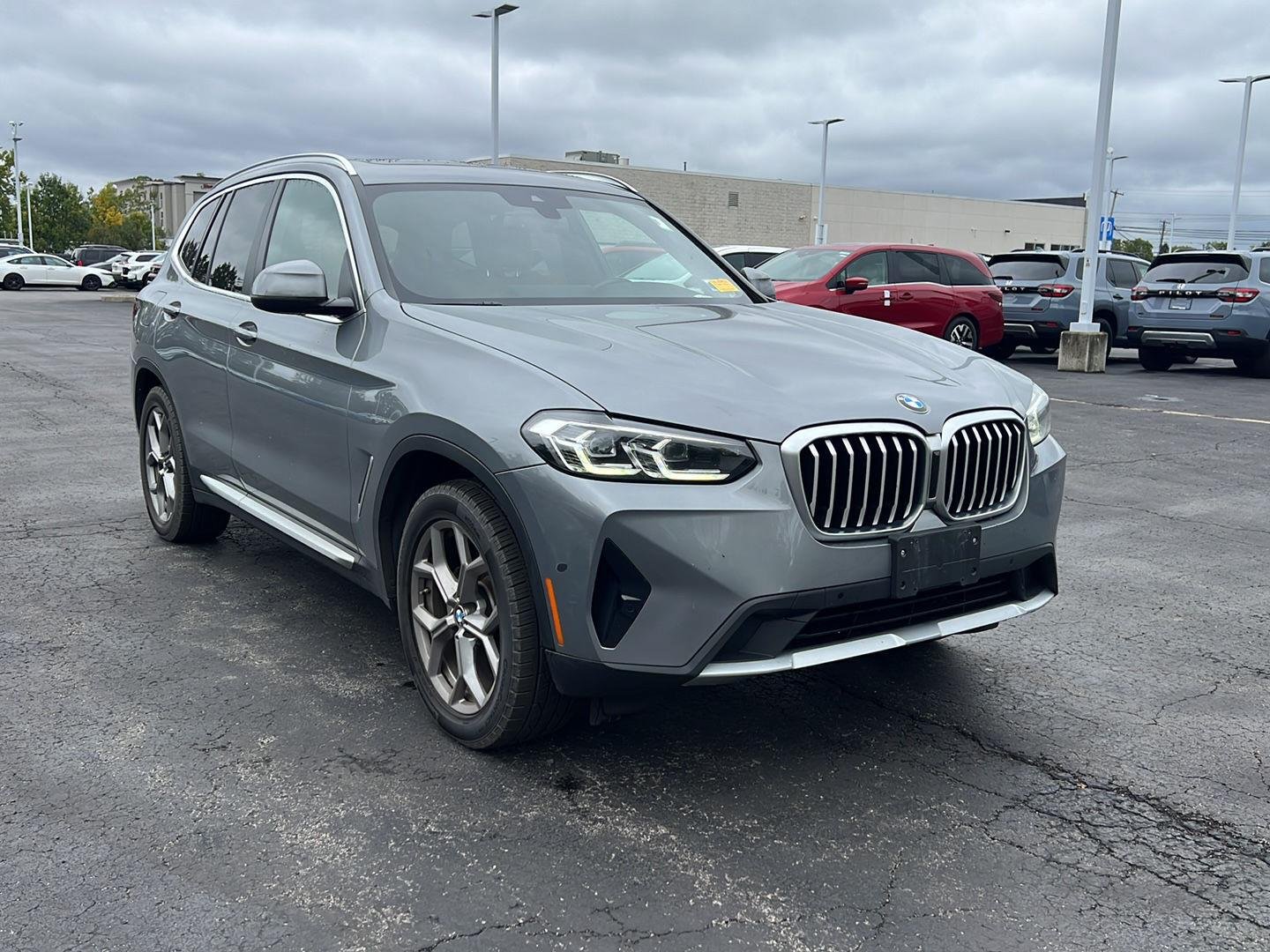 Used 2023 Skyscraper Gray Metallic BMW xDrive30i image 3