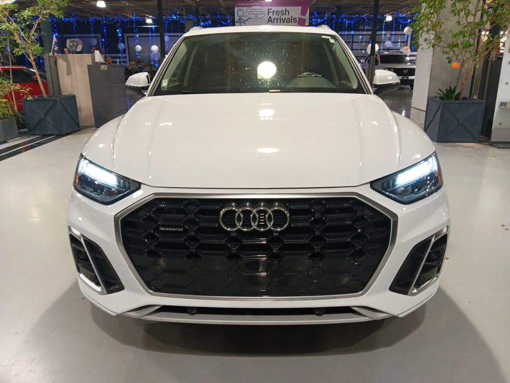 Used 2022 Glacier White Metallic Audi 45 S line Premium image 4