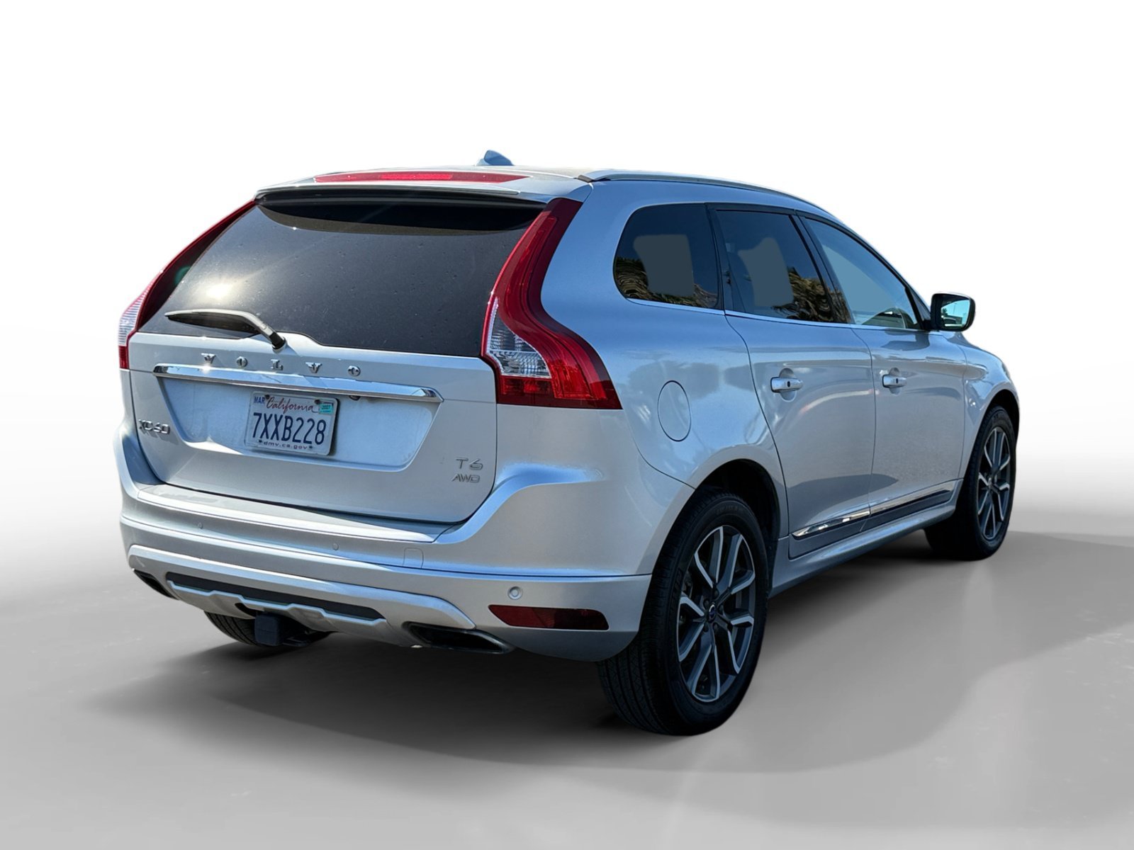 Used 2017 Bright Silver Metallic Volvo T6 Dynamic image 5