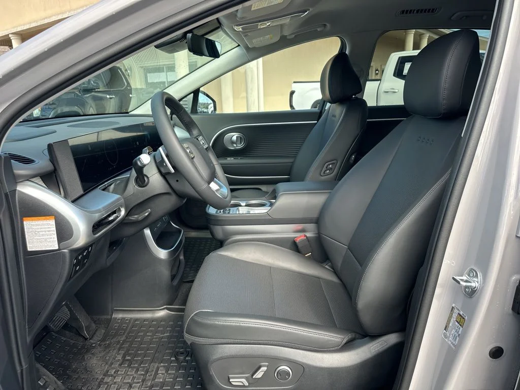 New 2026 Cyber Gray Hyundai SEL image 25