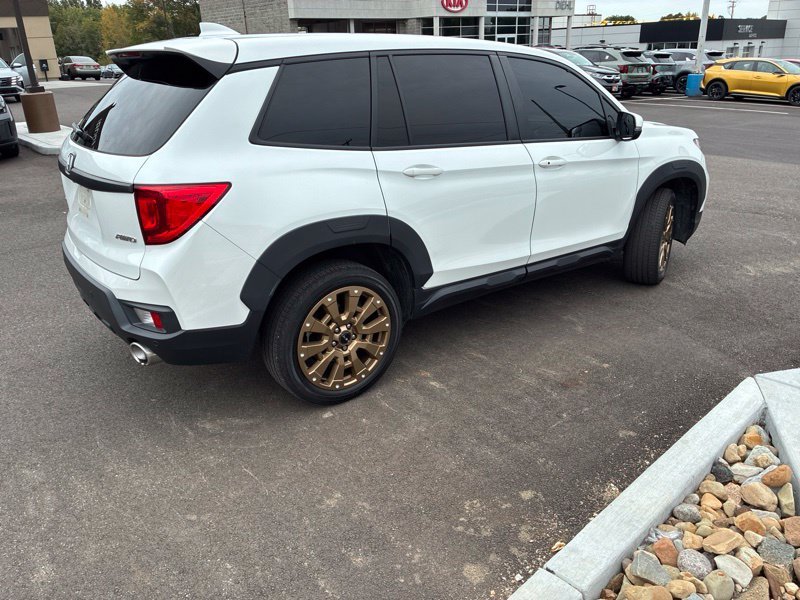 Used 2022 White Honda EX-L image 3