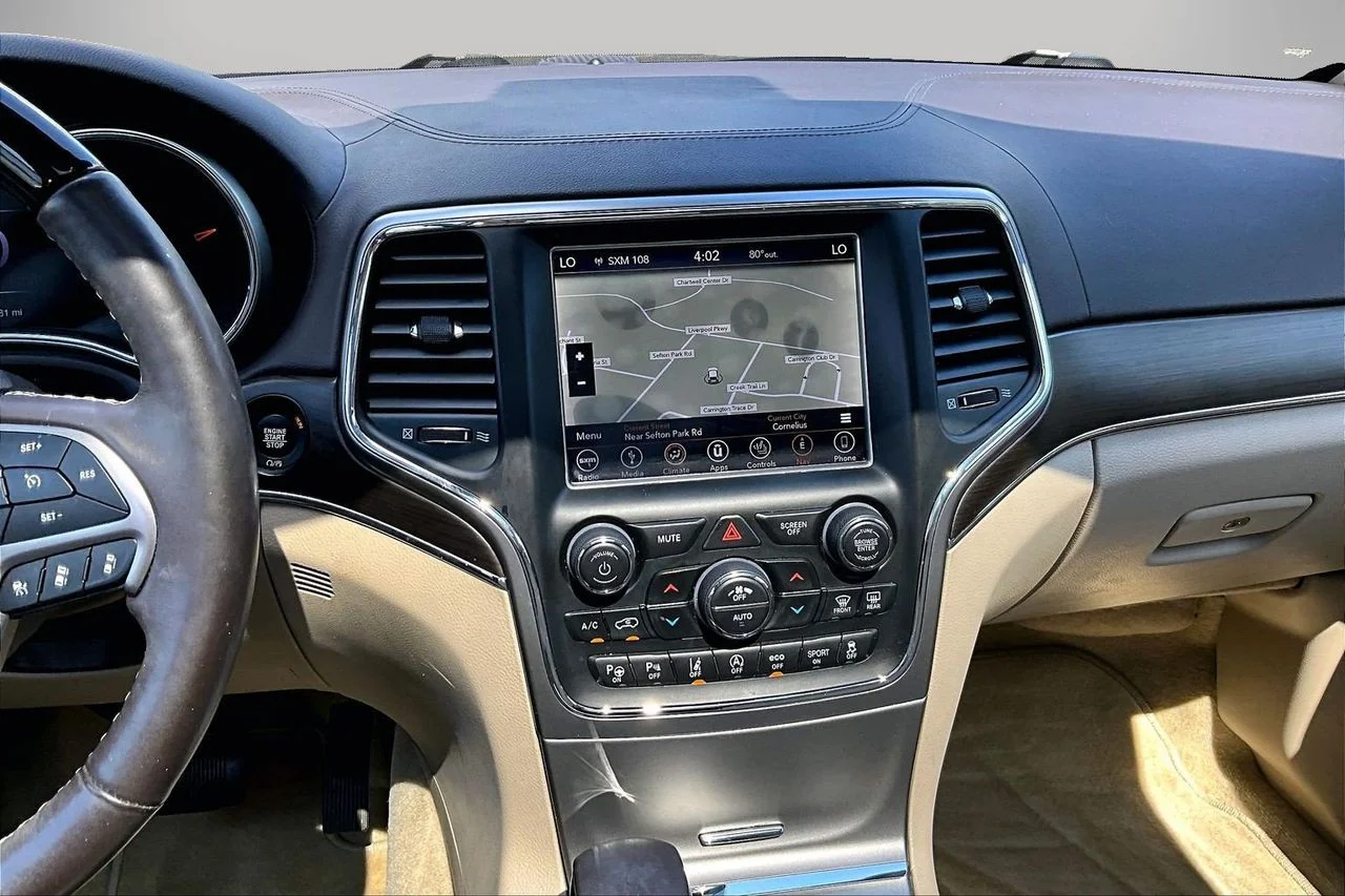Used 2018 White Jeep Overland image 11