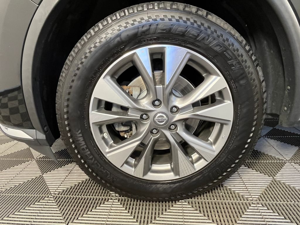 Used 2016 Black Nissan SV image 14