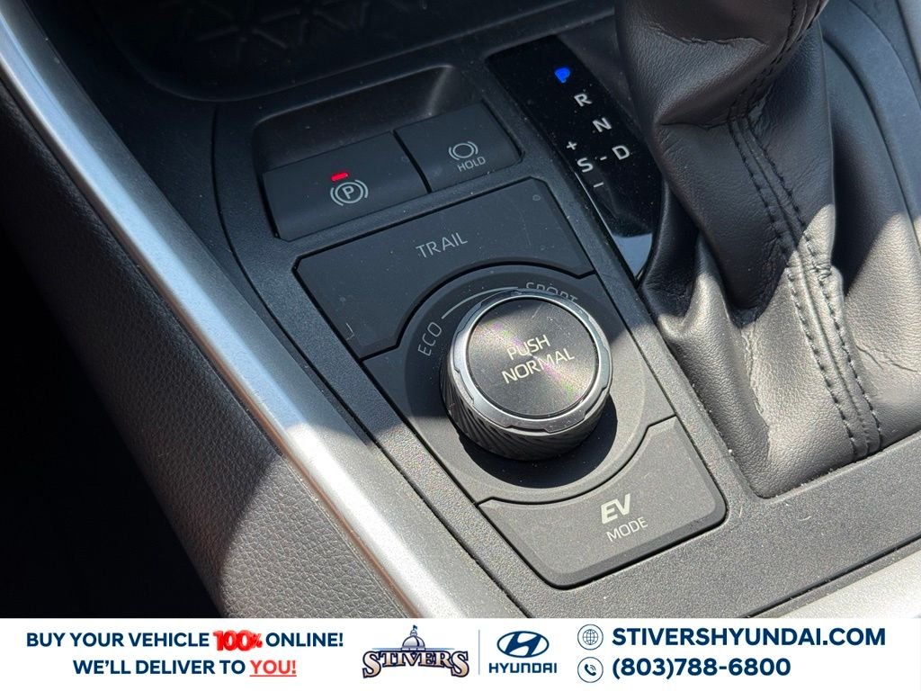 2021 Toyota RAV4 XLE - Photo 37
