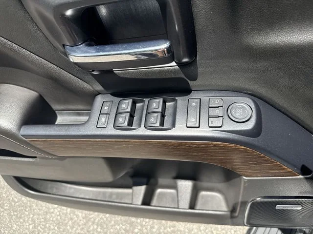 Used 2017 Silver GMC Denali image 28