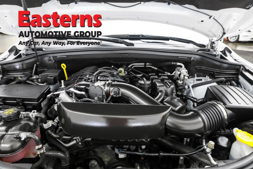 Used 2024 White Dodge SXT image 7