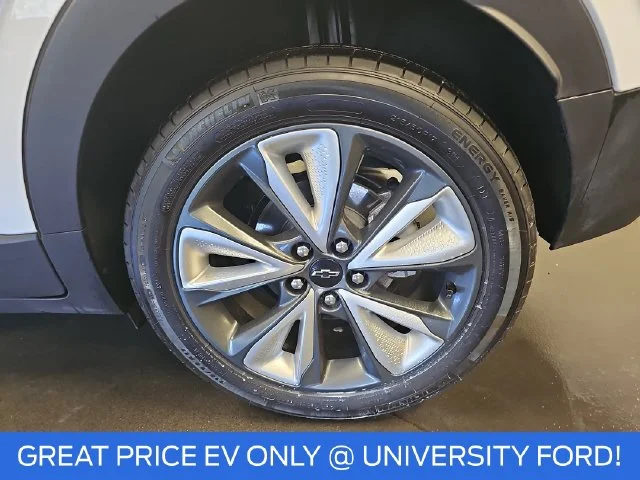 Used 2023 White Chevrolet LT image 31