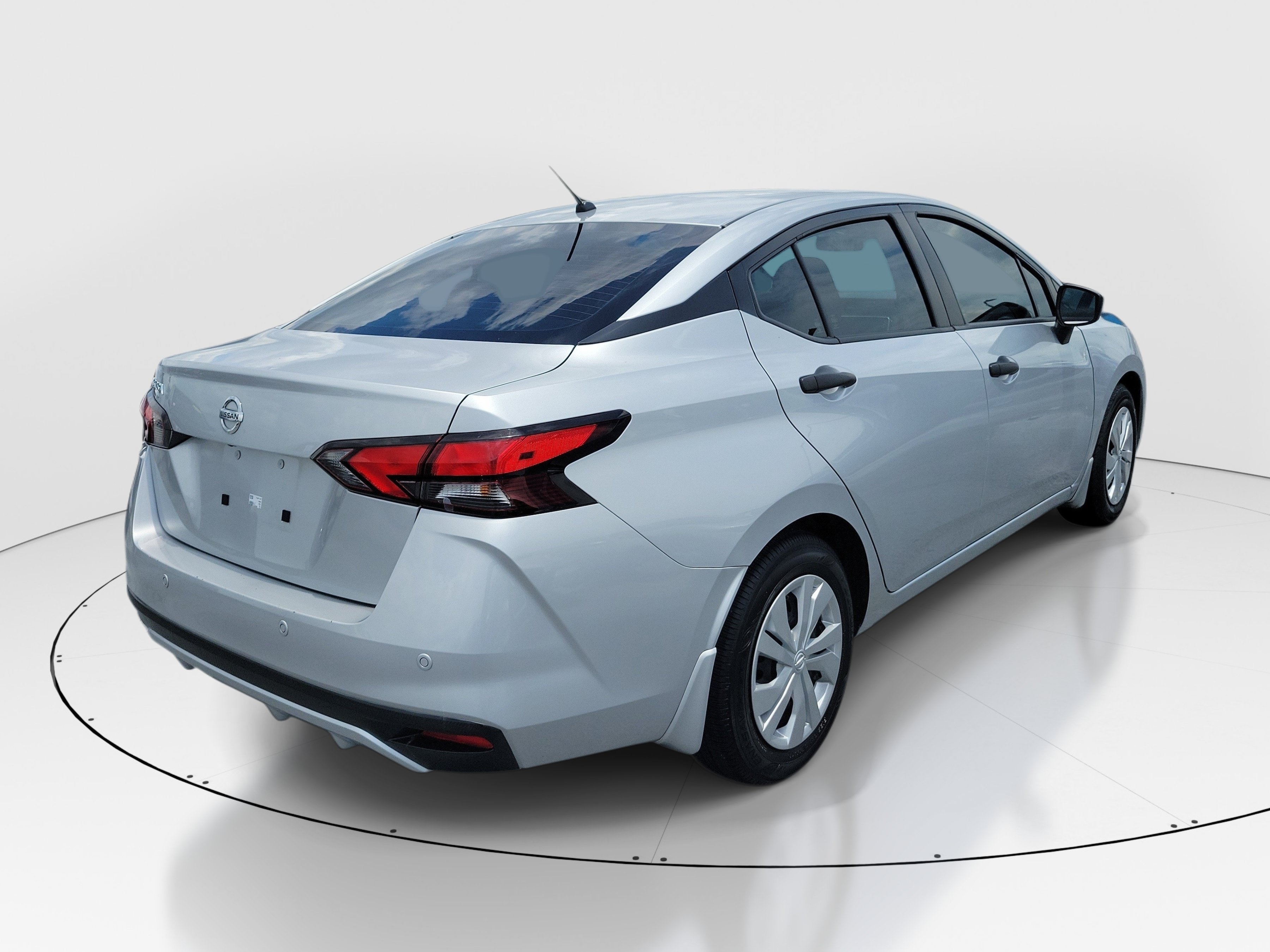 Used 2022 Brilliant Silver Metallic Nissan S image 6
