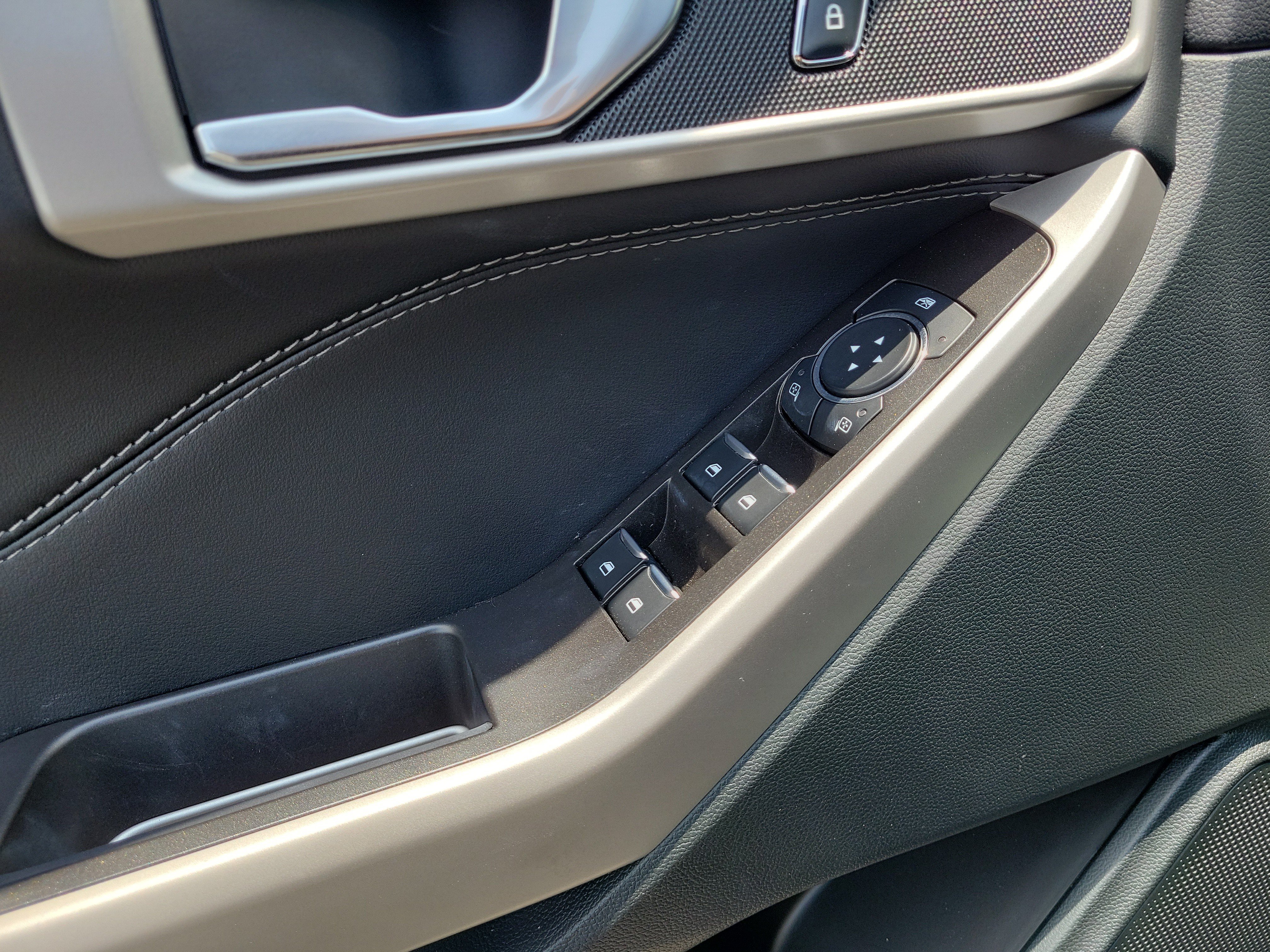 Used 2024 Gray Metallic Ford XLT image 12