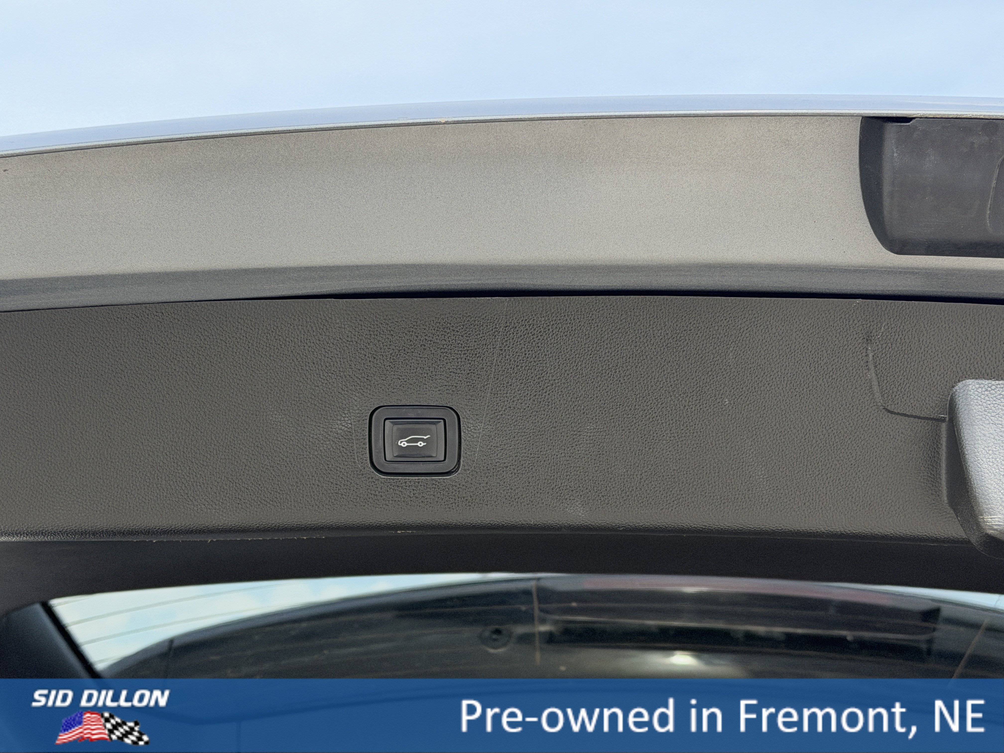 Used 2019 Satin Steel Metallic Chevrolet Premier image 6