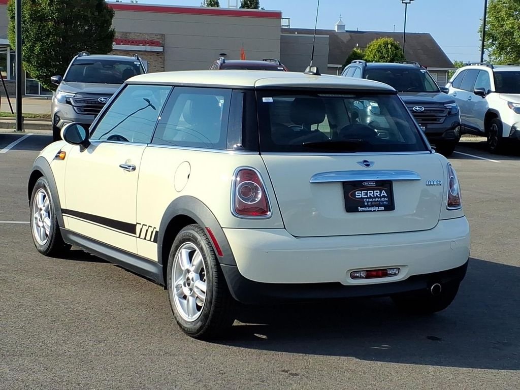 Used 2013 Pepper White MINI Base image 7