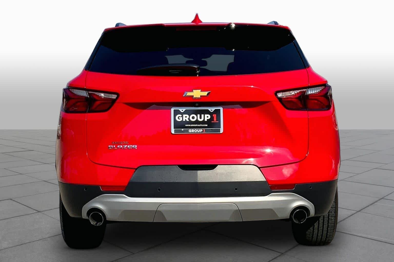 Used 2019 RED HOT Chevrolet 2LT image 5
