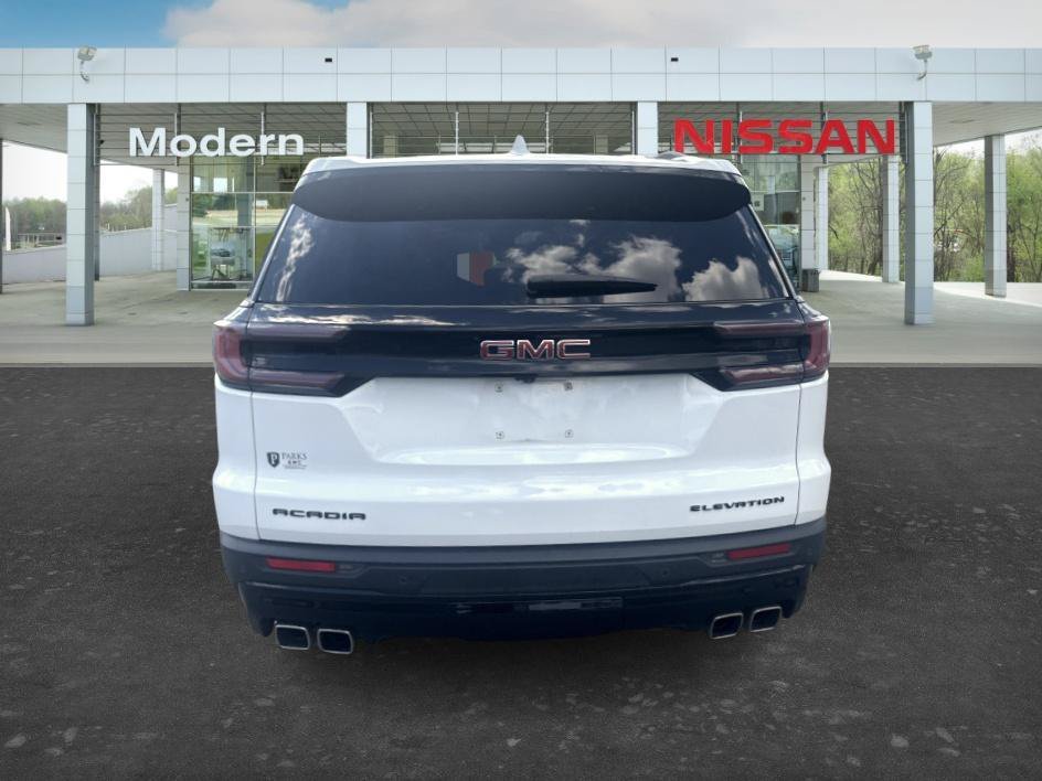 Used 2024 Summit White GMC FWD Elevation image 4