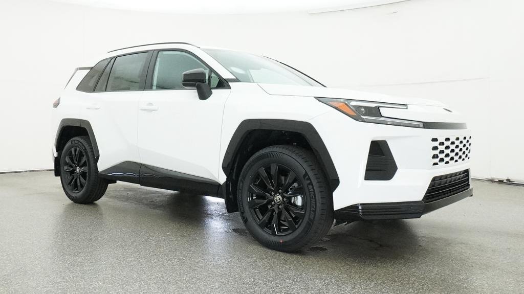 View vehicle photo 3