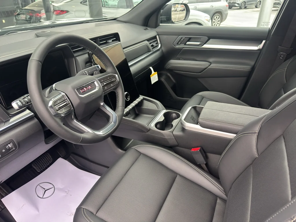 New 2026 Sterling Metallic GMC Elevation image 5