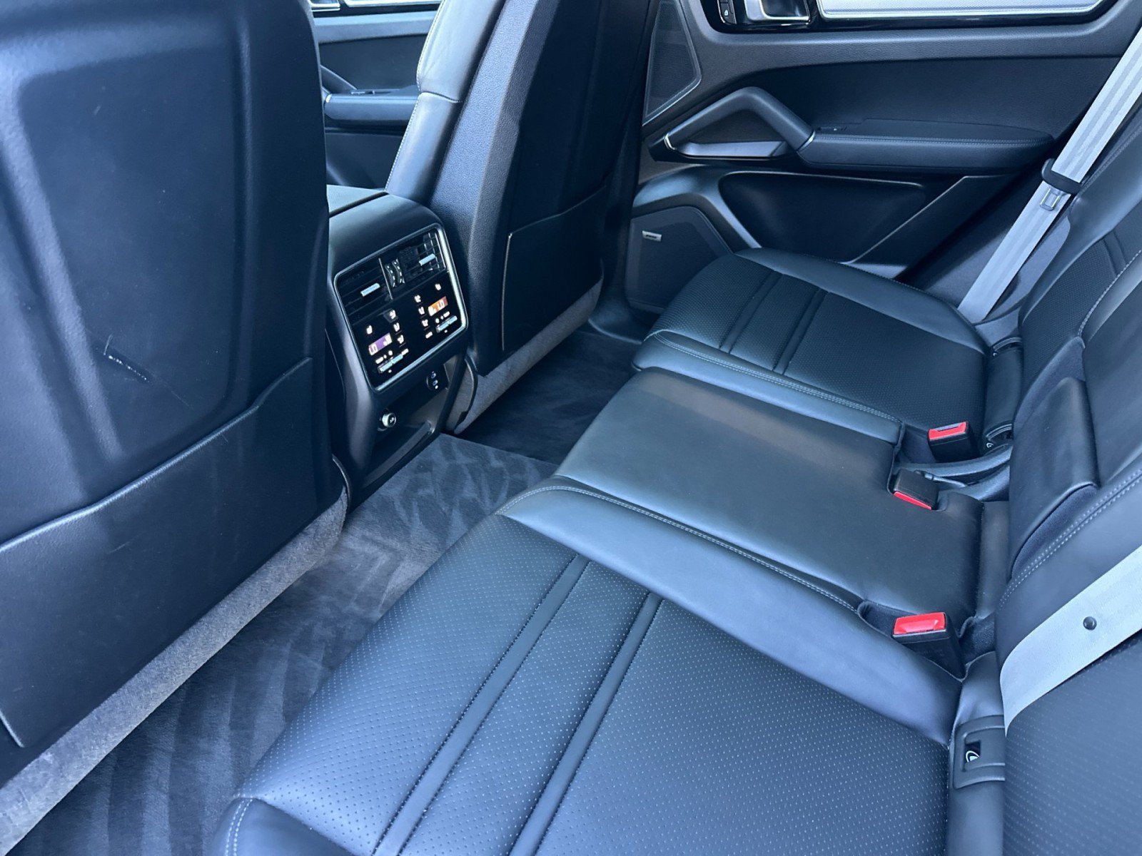 Used 2023 Black Porsche Cayenne (AWD) image 13