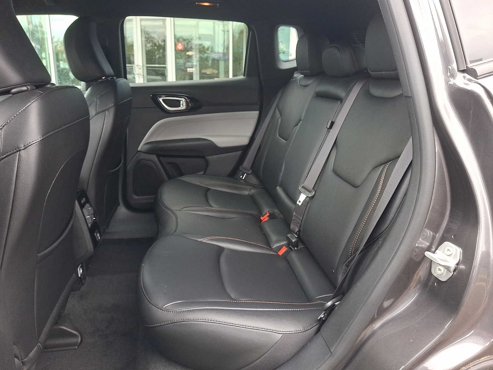 Used 2024 GRAY Jeep Limited image 10