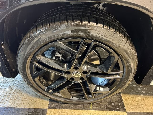 New 2026 White Volkswagen 2.0T SE R-Line Black image 9