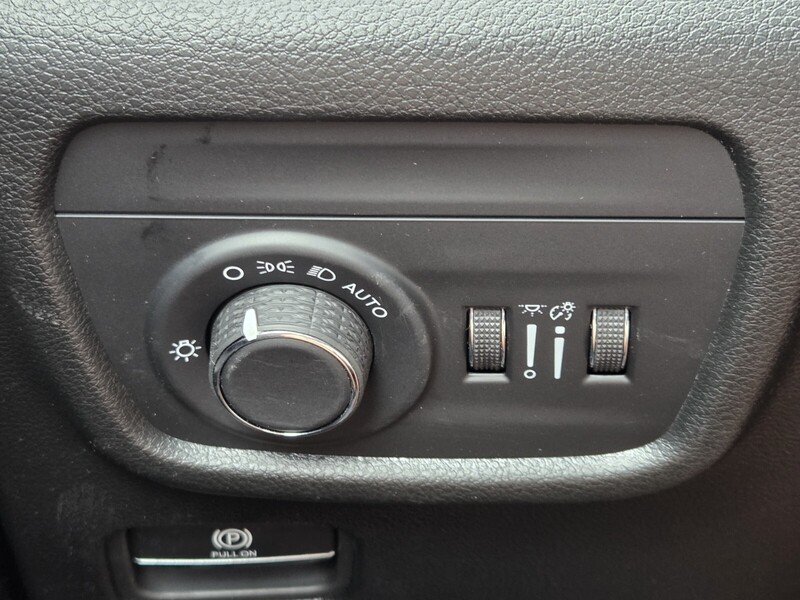 Used 2026 Baltic Gray Metallic Clearcoat JEEP LAREDO 4X4 image 29
