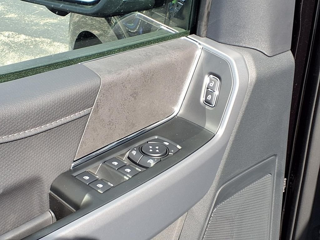 New 2026 Agate Black Metallic Ford XLT image 11
