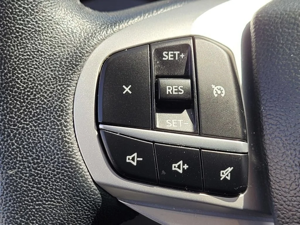 Used 2023 Iconic Silver Met Ford XLT image 25