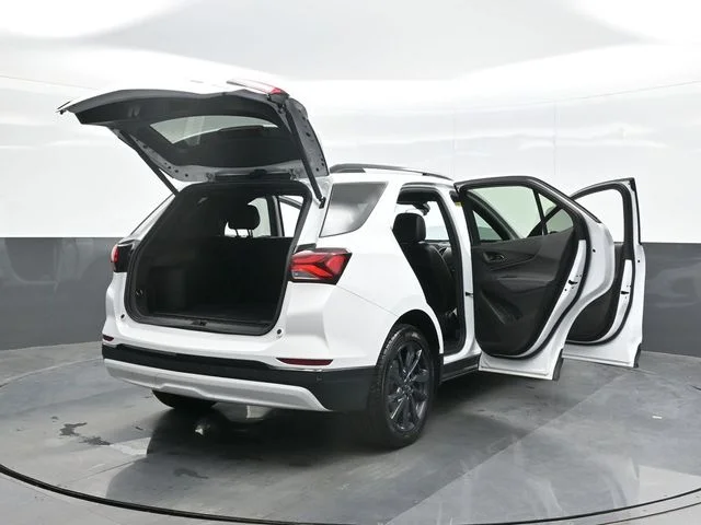 Used 2024 White Chevrolet RS image 29