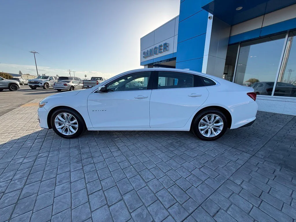 Used 2024 Summit White Chevrolet 1LT image 7