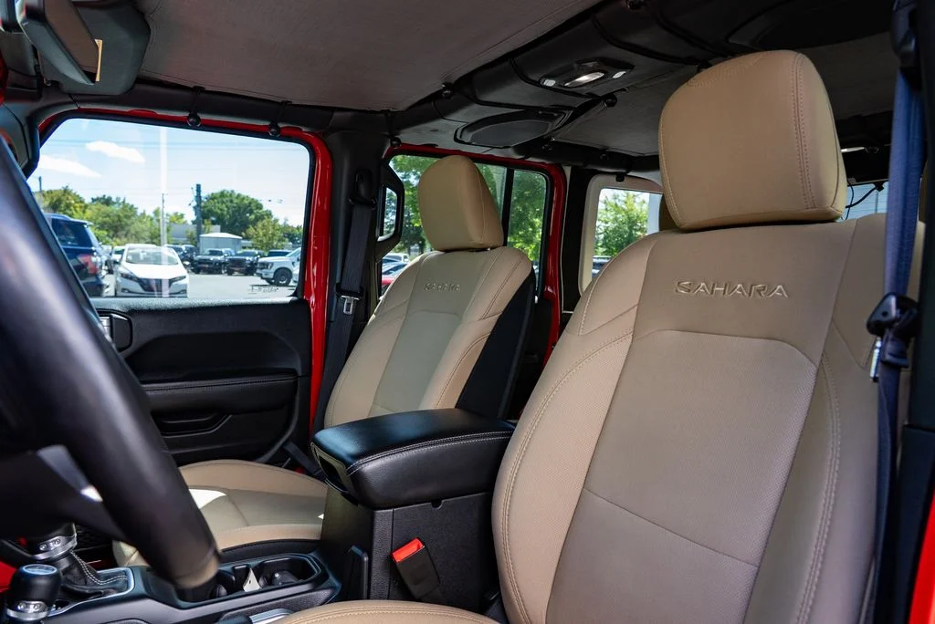 Used 2018 Red Jeep Unlimited Sahara image 22