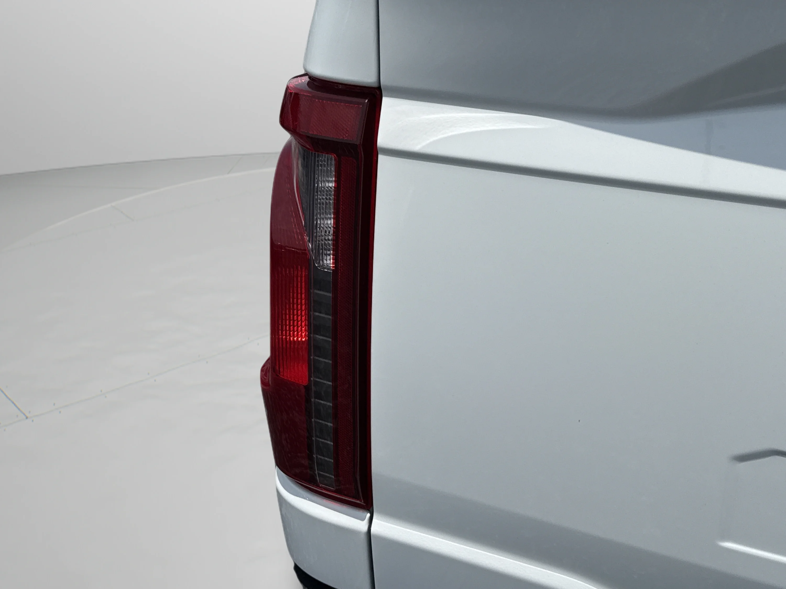 Used 2024 Oxford White Ford XLT image 46